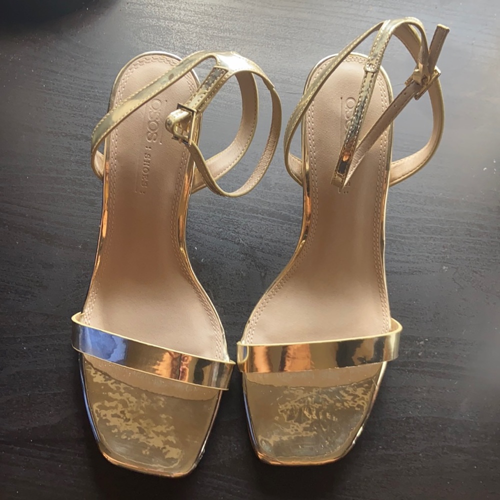 Gold shoes